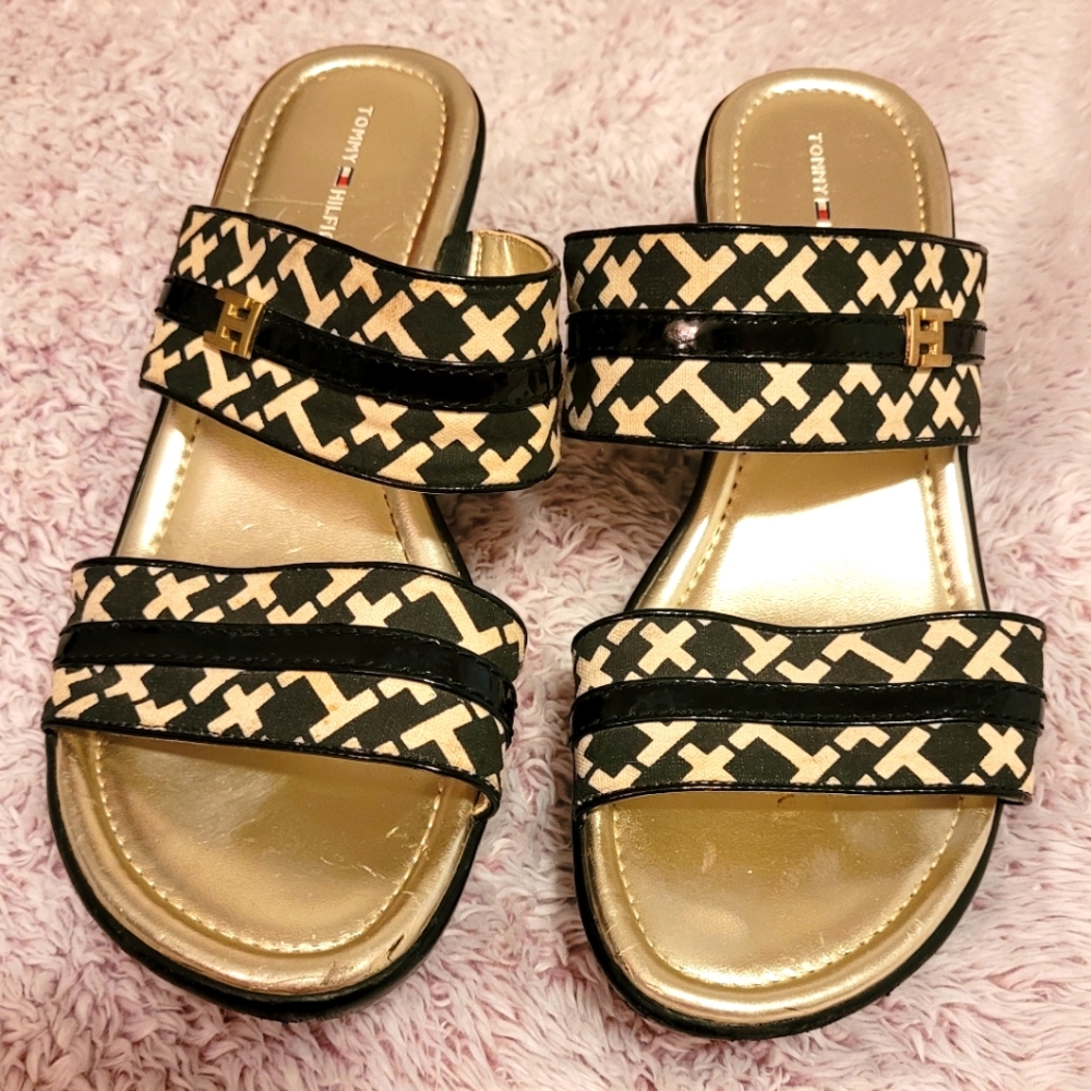 Tommy Hilfiger black & white design shoes